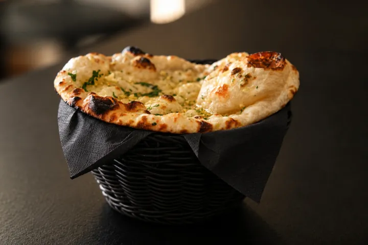 Cesnakový Naan
